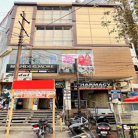 Hotel O Aaradhya Residency Noida Exterior foto