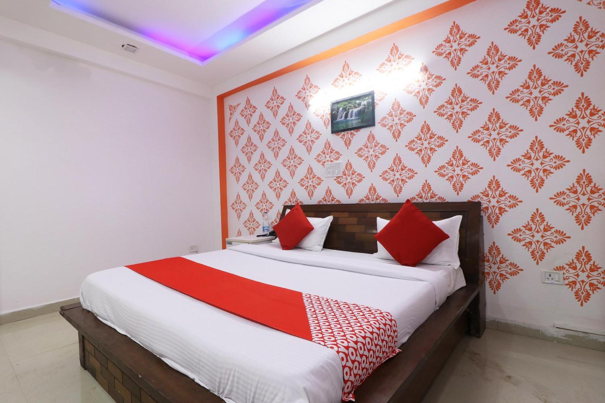 Hotel O Aaradhya Residency Noida Exterior foto