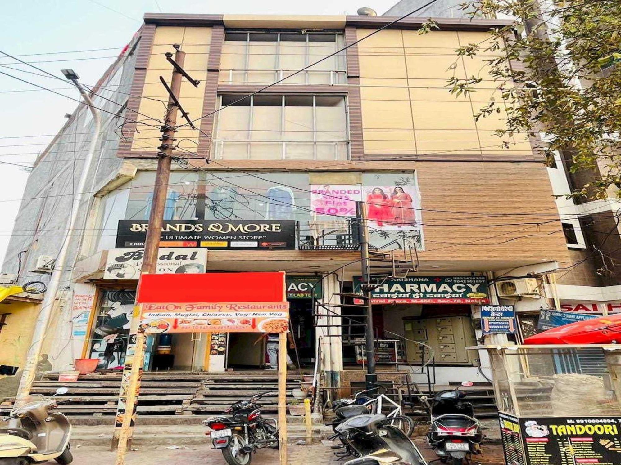 Hotel O Aaradhya Residency Noida Exterior foto