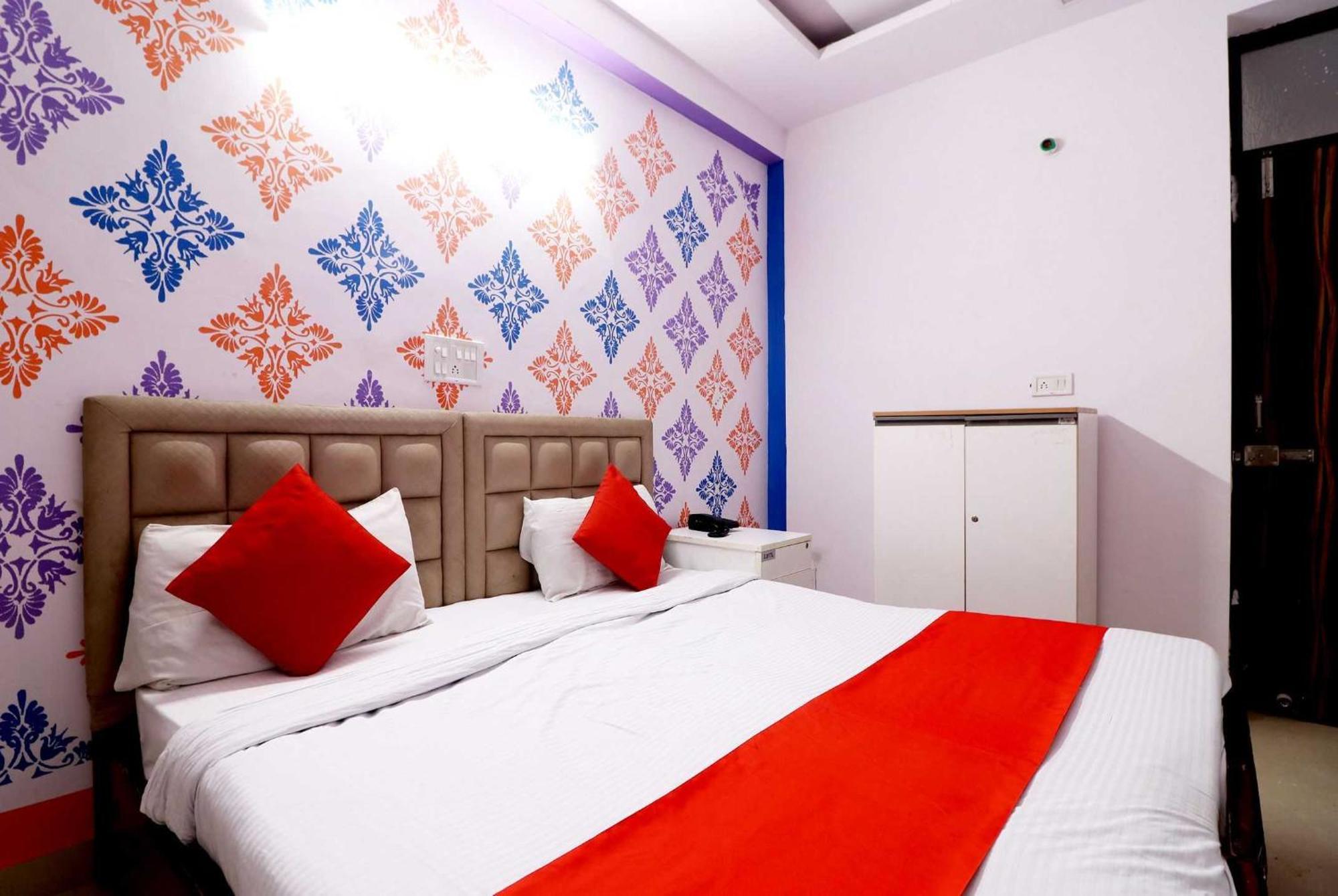 Hotel O Aaradhya Residency Noida Exterior foto
