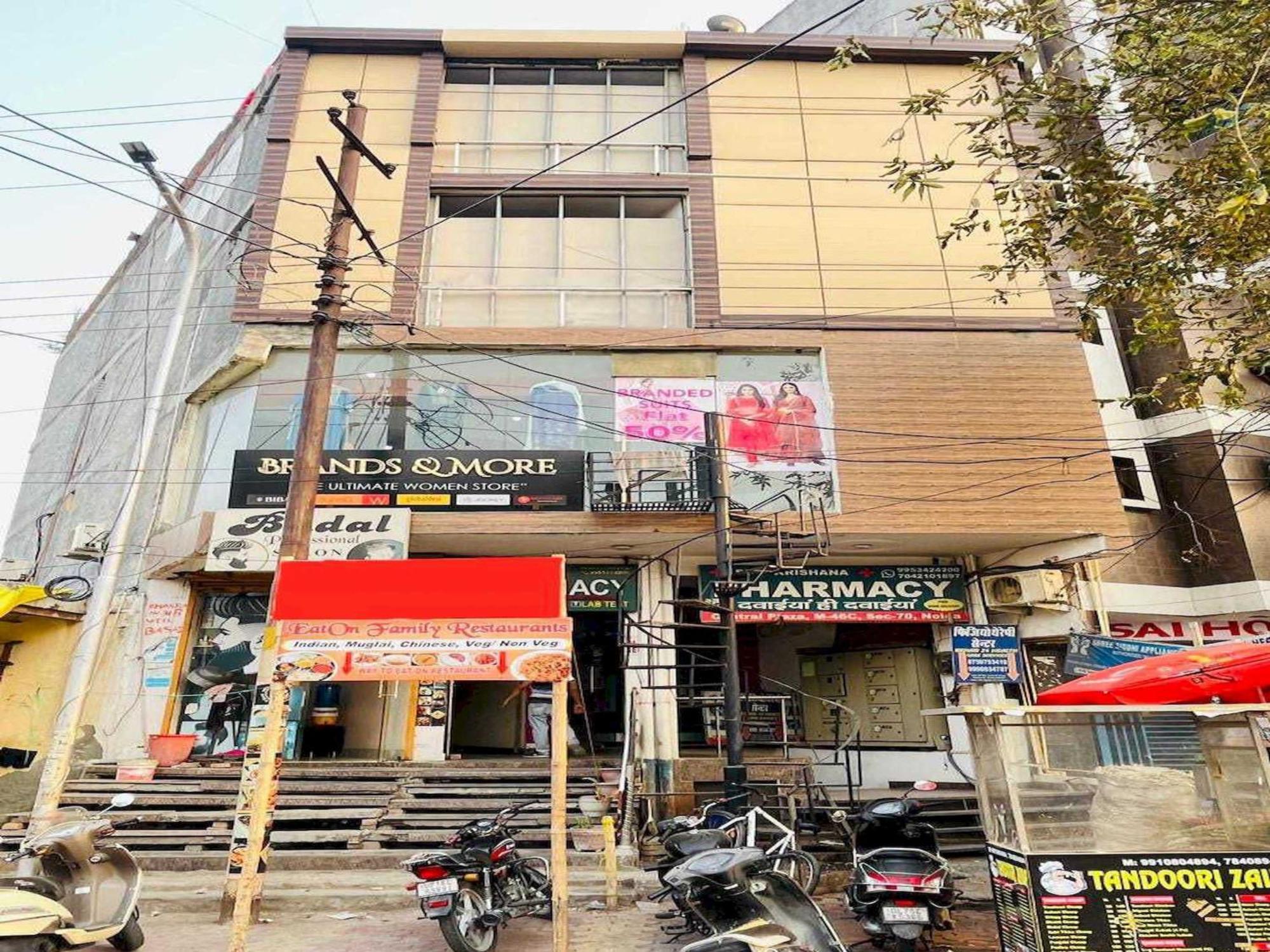 Hotel O Aaradhya Residency Noida Exterior foto