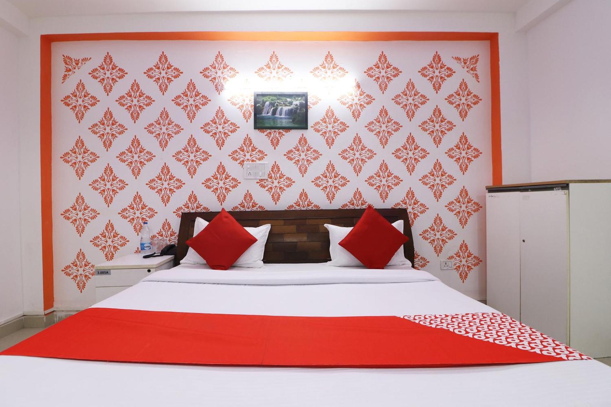 Hotel O Aaradhya Residency Noida Exterior foto