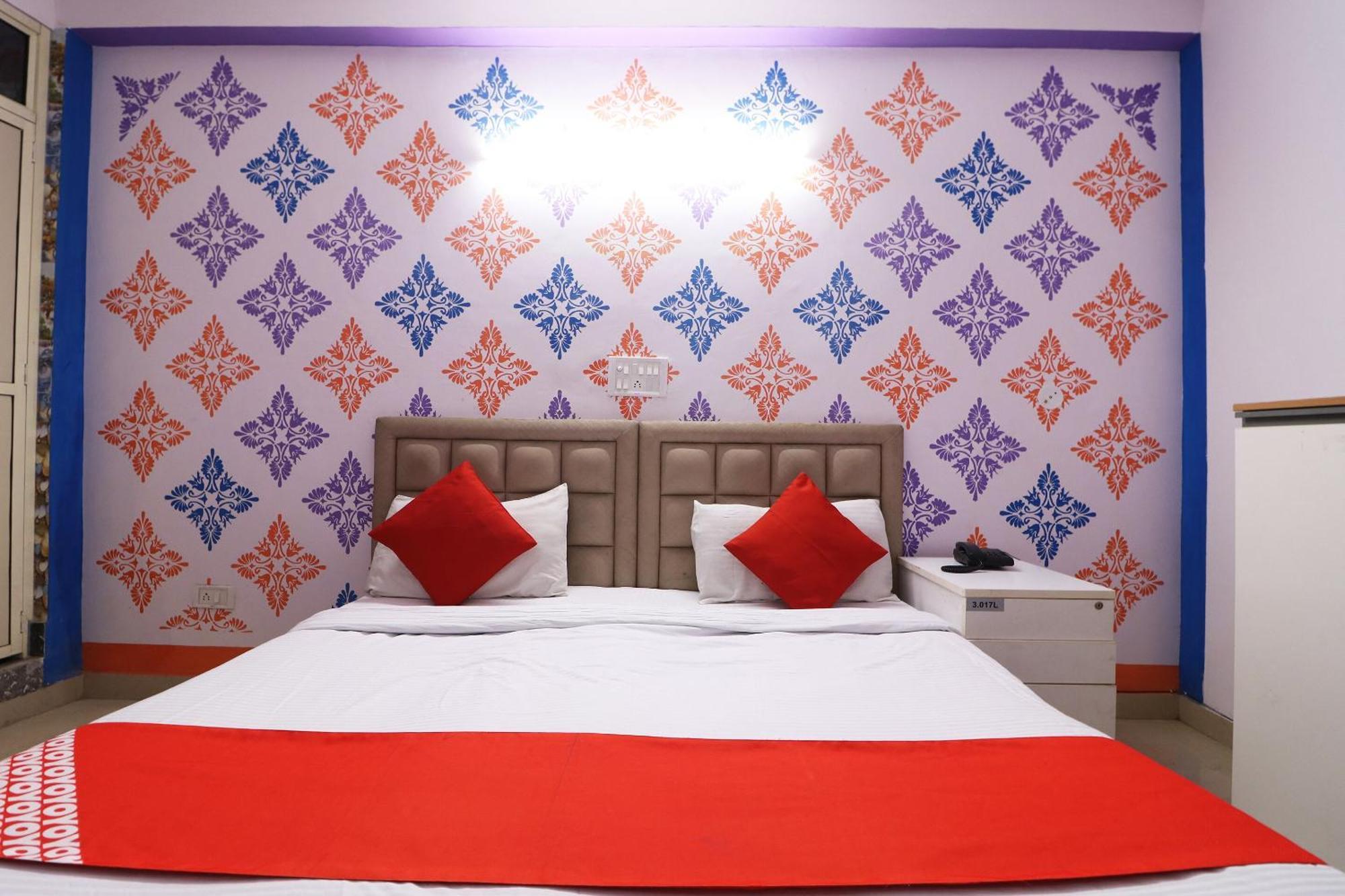 Hotel O Aaradhya Residency Noida Exterior foto