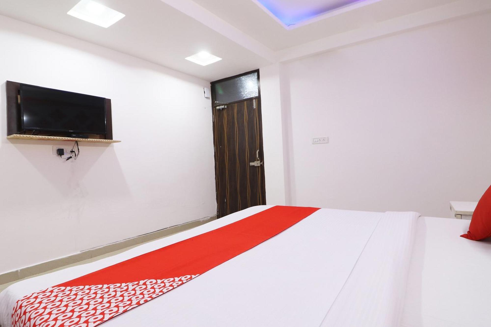 Hotel O Aaradhya Residency Noida Exterior foto
